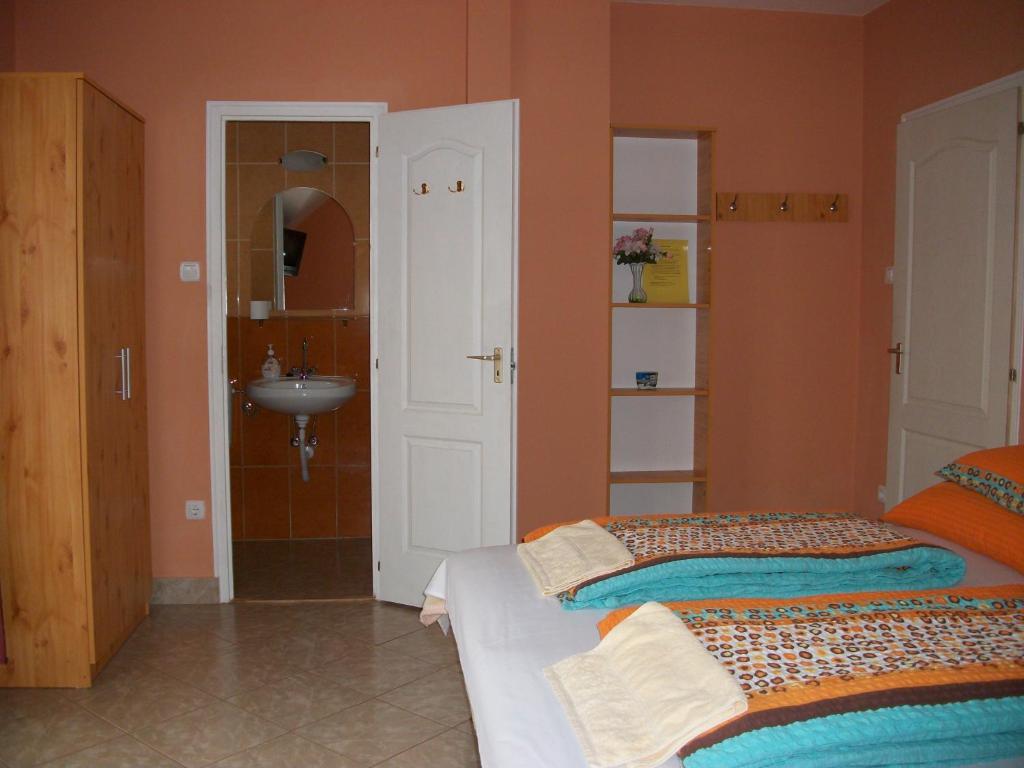 Eden Vendeghaz Hotel Miskolc Værelse billede